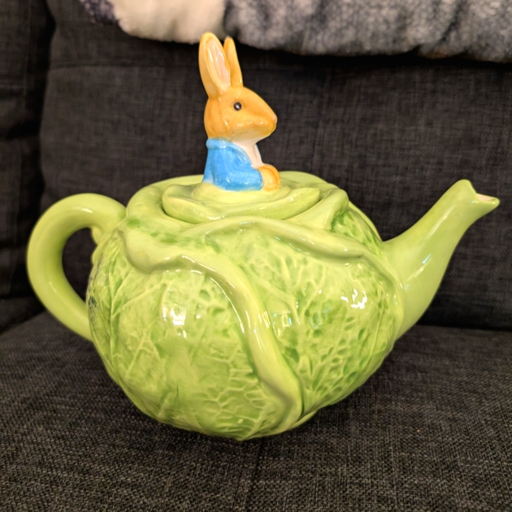 Beatrix Potter Peter Rabbit Easter Cabbage Shaped Teapot Bunny Lid Embossed, NEW